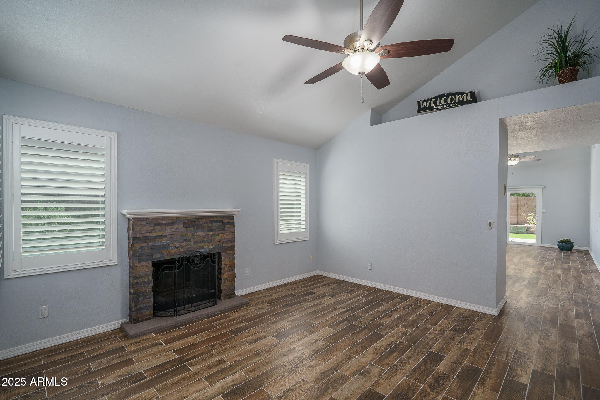 6820 South Roosevelt Street Tempe, AZ 85283 - Photo 3 of 42 2) LIVING ROOM