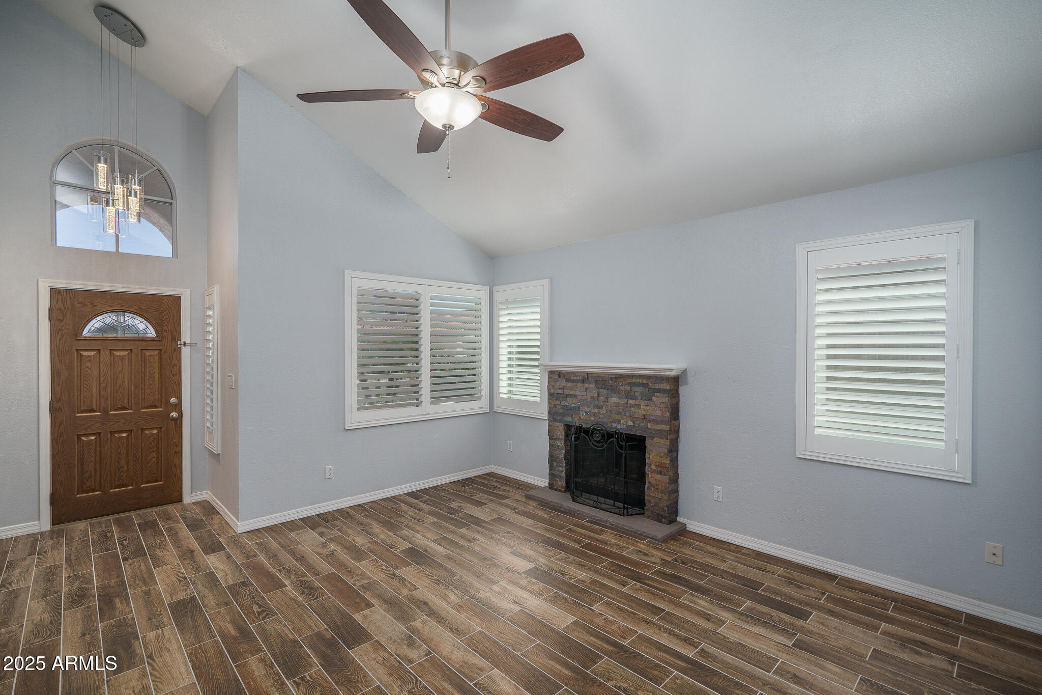 6820 South Roosevelt Street Tempe, AZ 85283 - Photo 5 of 42 3) LIVING ROOM