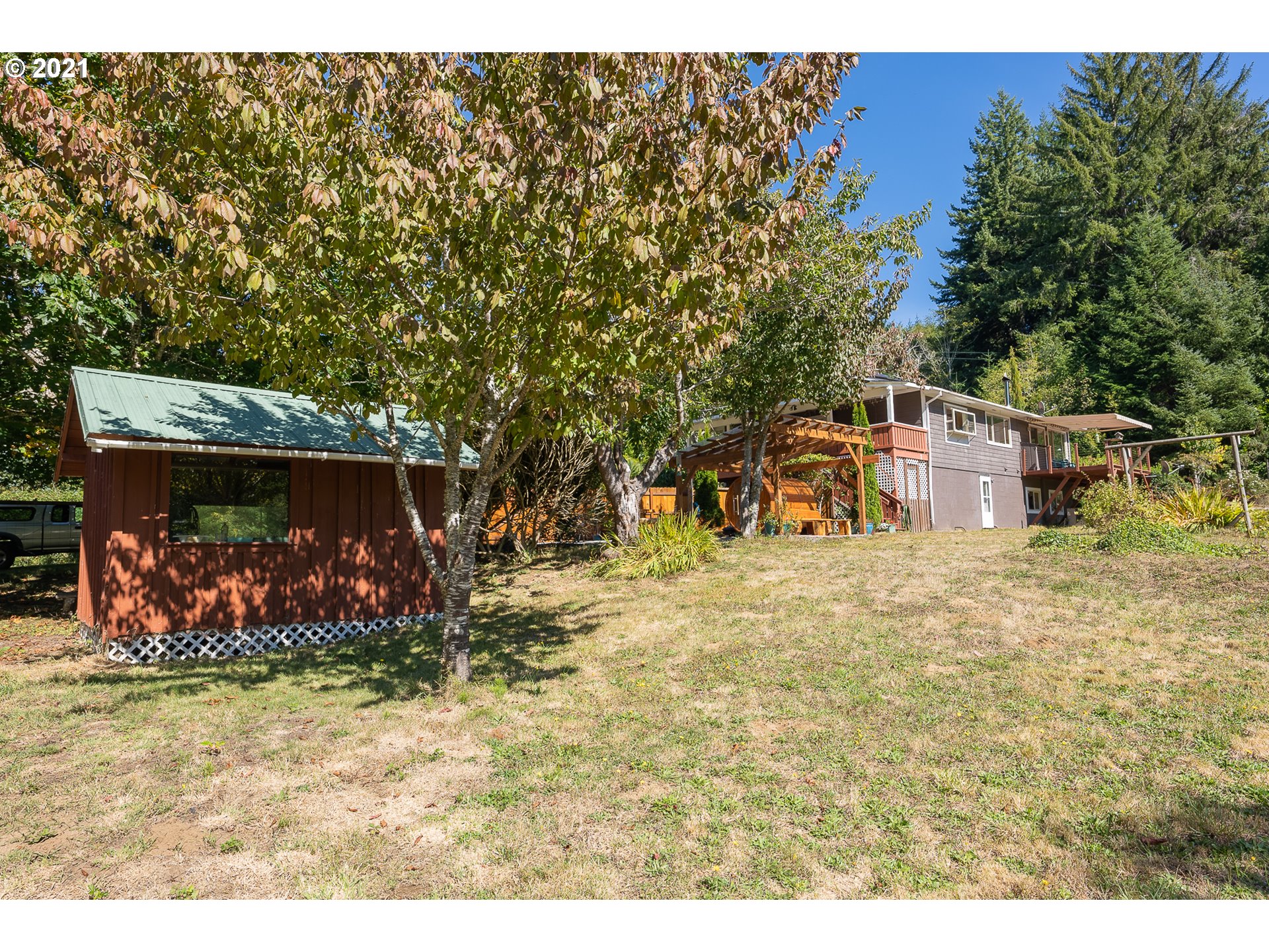 8715 Scholfield Road North Bend, OR 97459 - Photo 30 of 32