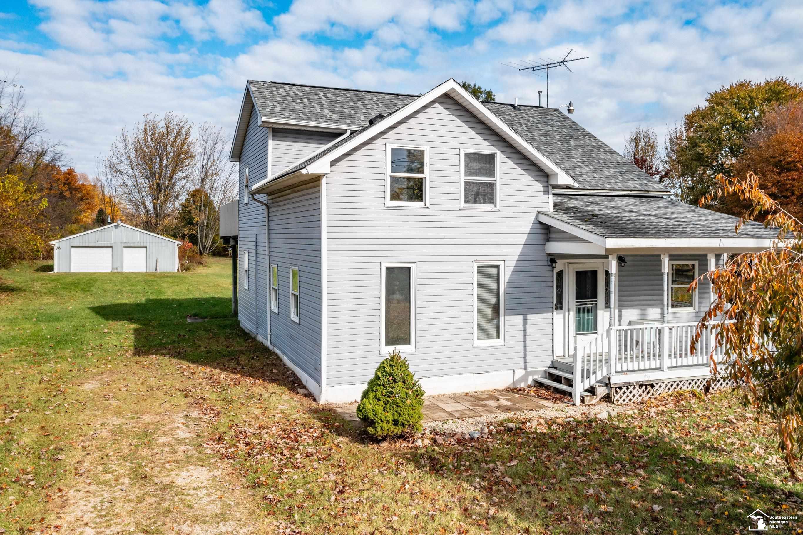 208 East Erie Road Temperance, MI 48182 - Photo 1 of 49 50193369-a8fdfb06-944e-4c3b-9225-af5044f8b8ed.JPG