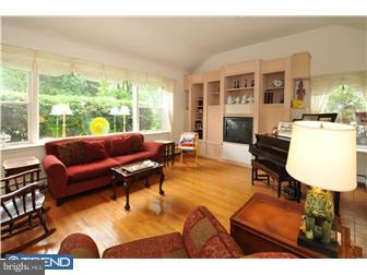 1898 Lambert Road Jenkintown, PA 19046 - Photo 6 of 12 Living Room