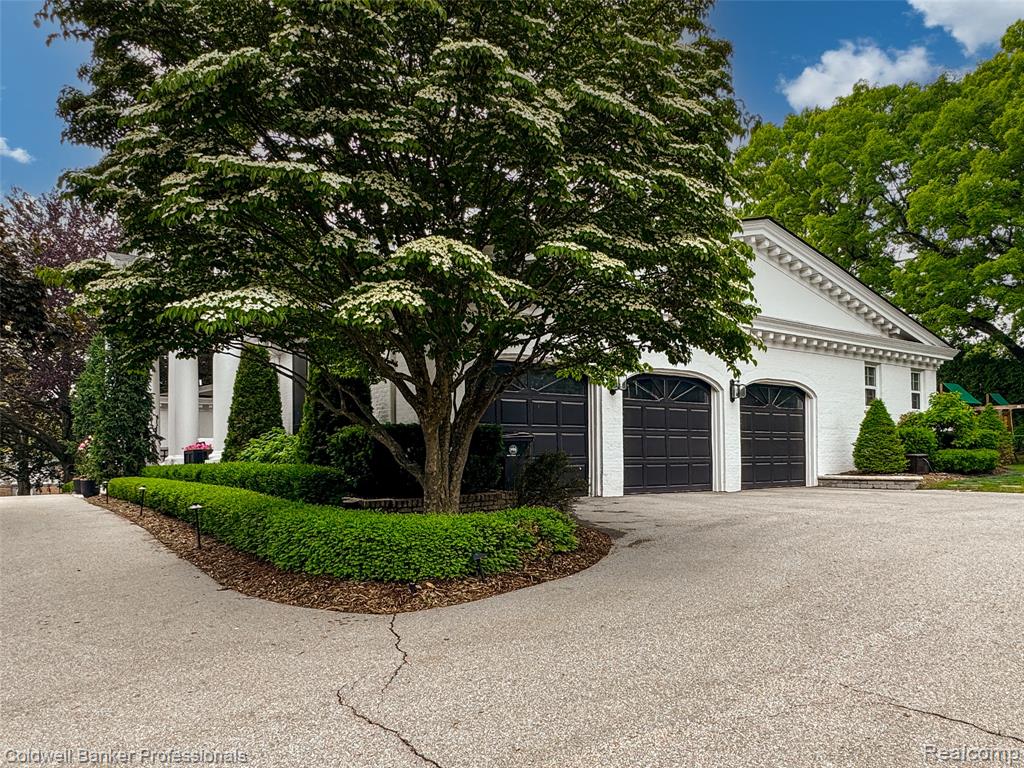 477 Dunston Road Bloomfield Hills, MI 48304 - Photo 10 of 67