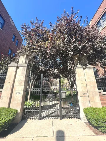 $400,000 | 1352 East Madison Park, Unit 2, Chicago, IL 60615