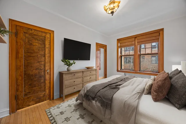 $400,000 | 1352 East Madison Park, Unit 2, Chicago, IL 60615