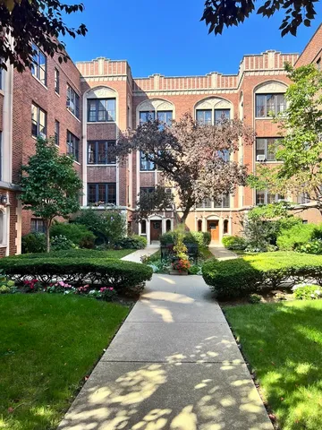 $400,000 | 1352 East Madison Park, Unit 2, Chicago, IL 60615
