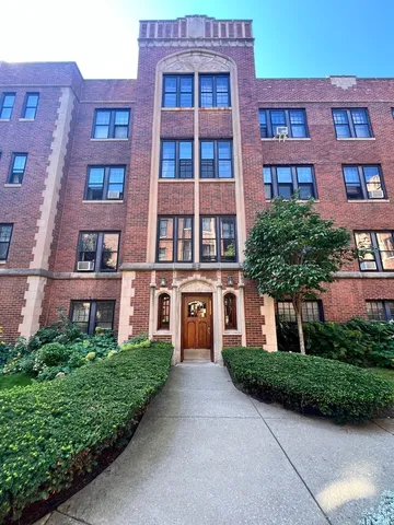 $400,000 | 1352 East Madison Park, Unit 2, Chicago, IL 60615