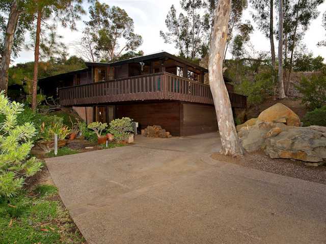 10087 Shadow Road La Mesa, CA 91941 - Photo 6 of 25 Turn around driveway