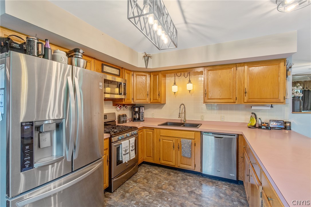 955 Middle Road Scriba, NY 13126 - Photo 9 of 47