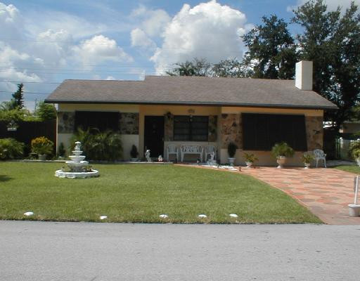 5708 Cleveland Street Hollywood, FL 33021 - Photo 1 of 6 Exterior Front