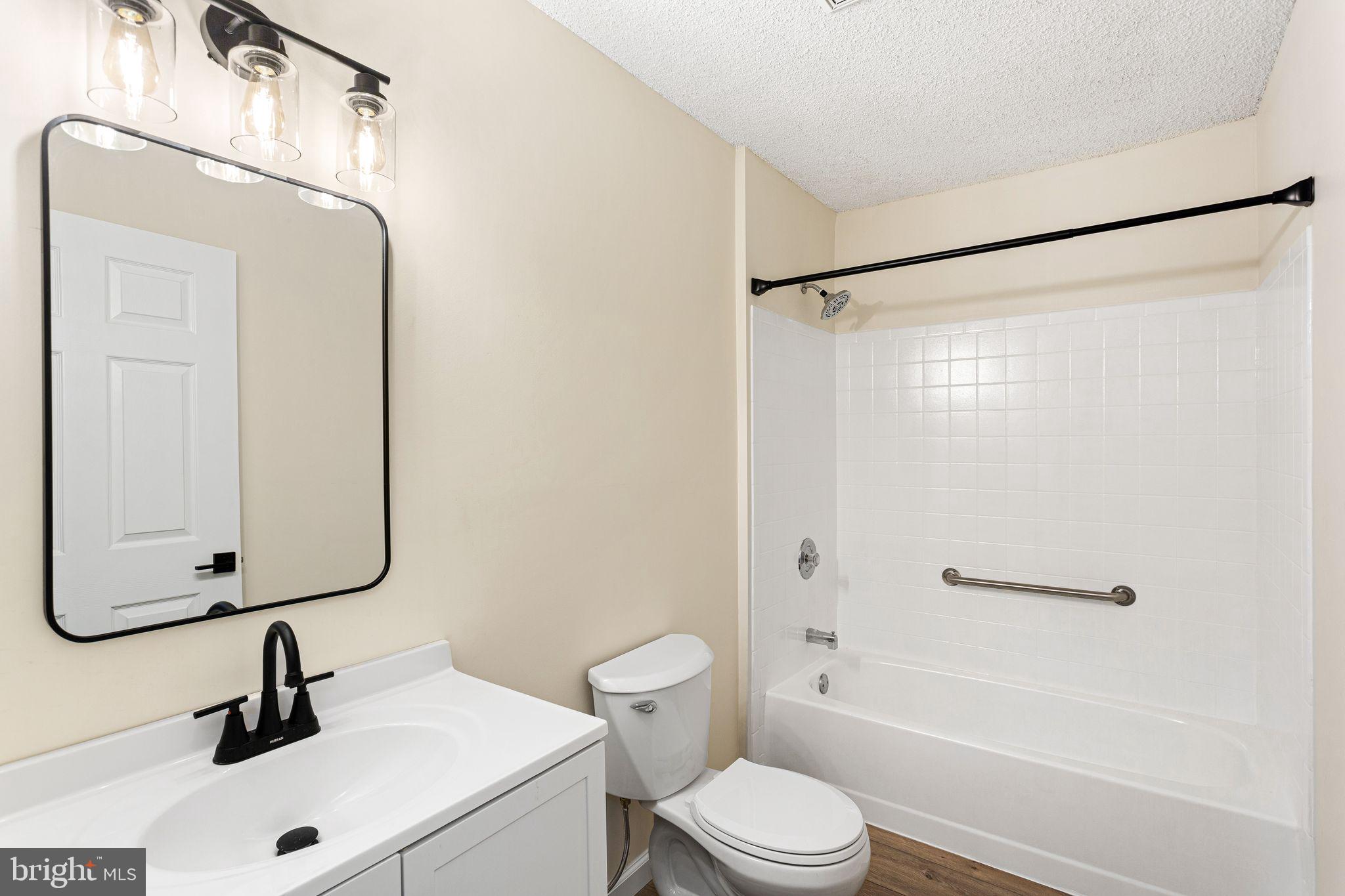 77 Cheverny Court Hamilton, NJ 08619 - Photo 16 of 30