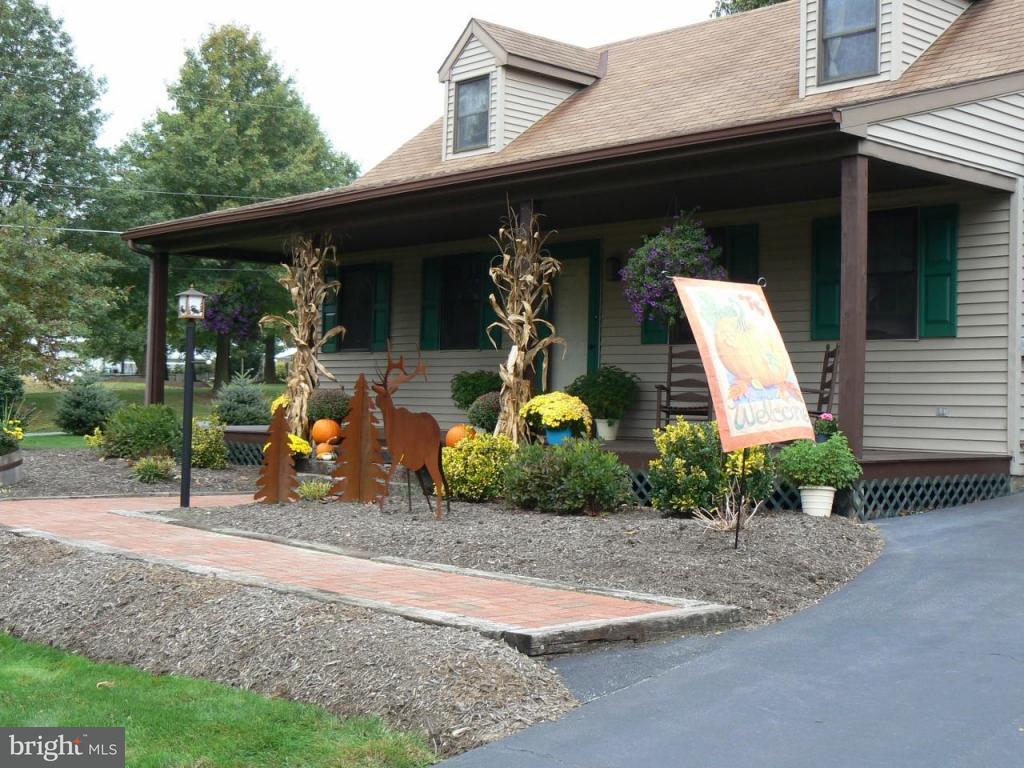 2112 North Penryn Road Manheim, PA 17545 - Photo 4 of 21