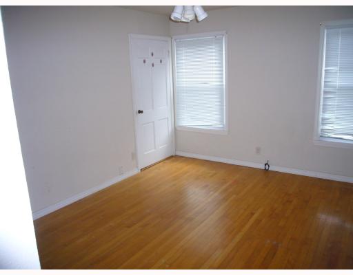 633 Sorrell Street Corpus Christi, TX 78404 - Photo 5 of 6 a view of an empty room and window