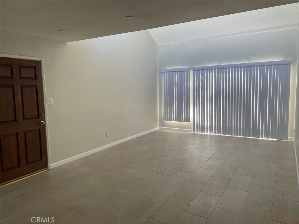 5700 Etiwanda Avenue, Unit 240 Los Angeles, CA 91356 - Photo 12 of 39 a view of an empty room