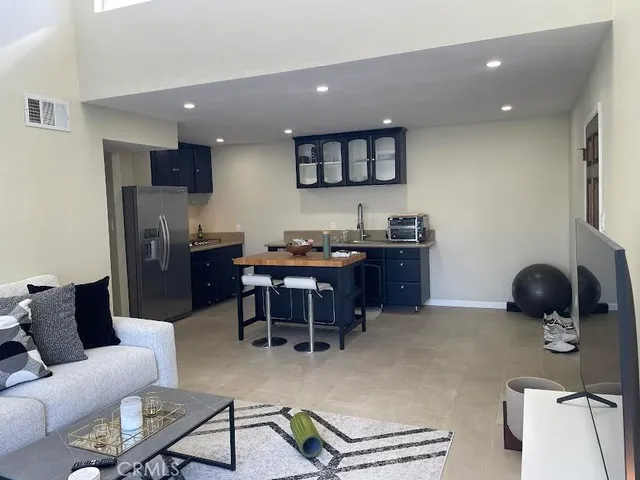 $2,695 | 5700 Etiwanda Avenue, Unit 240, Los Angeles, CA 91356