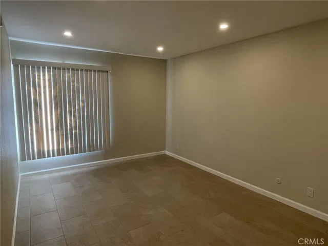 $2,695 | 5700 Etiwanda Avenue, Unit 240, Los Angeles, CA 91356