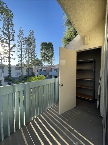 $2,695 | 5700 Etiwanda Avenue, Unit 240, Los Angeles, CA 91356