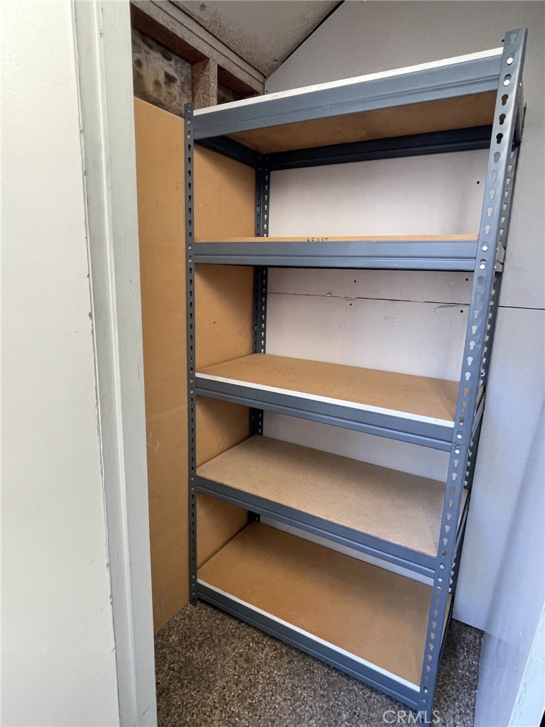 5700 Etiwanda Avenue, Unit 240 Los Angeles, CA 91356 - Photo 32 of 39 a view of room with a closet