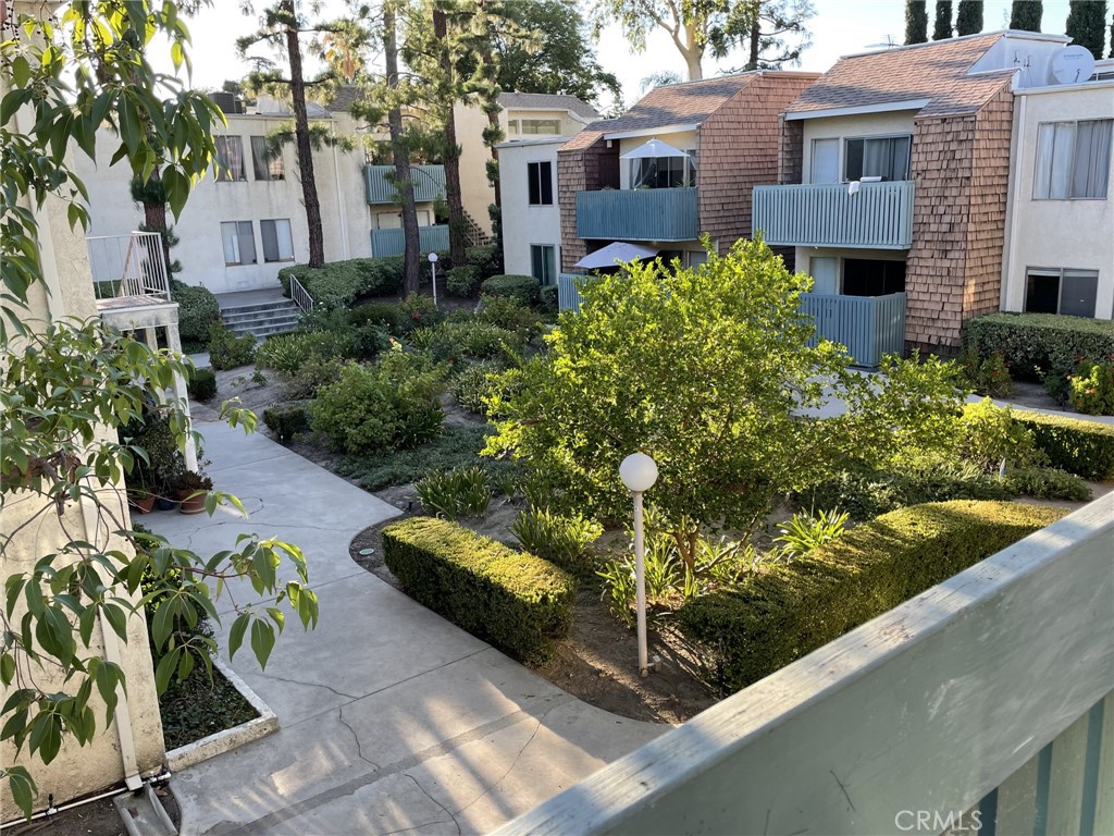 5700 Etiwanda Avenue, Unit 240 Los Angeles, CA 91356 - Photo 34 of 39 a view of a garden with potted plants