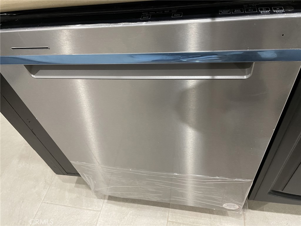 5700 Etiwanda Avenue, Unit 240 Los Angeles, CA 91356 - Photo 9 of 39 a close view of sink