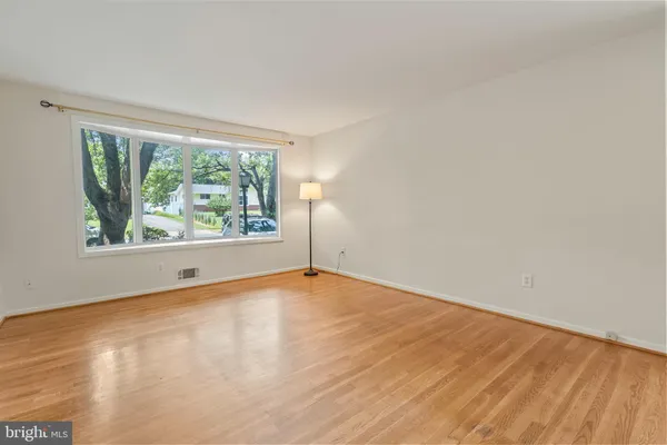 $3,200 | 2623 Depaul Drive, Vienna, VA 22180