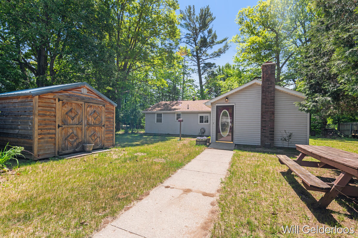 18519 Arthur Road Big Rapids, MI 49307 - Photo 3 of 20