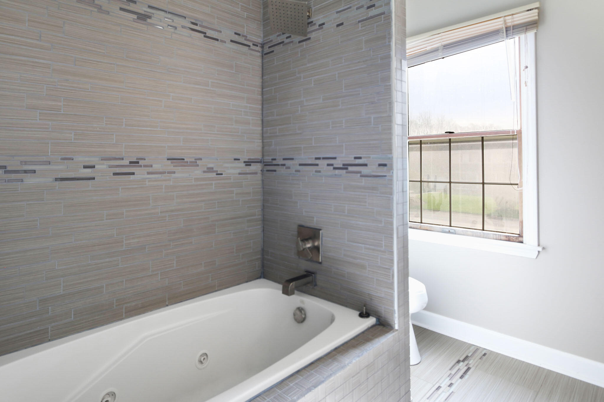 366 Devon Court Valparaiso, IN 46385 - Photo 30 of 45 a bathroom with a bathtub