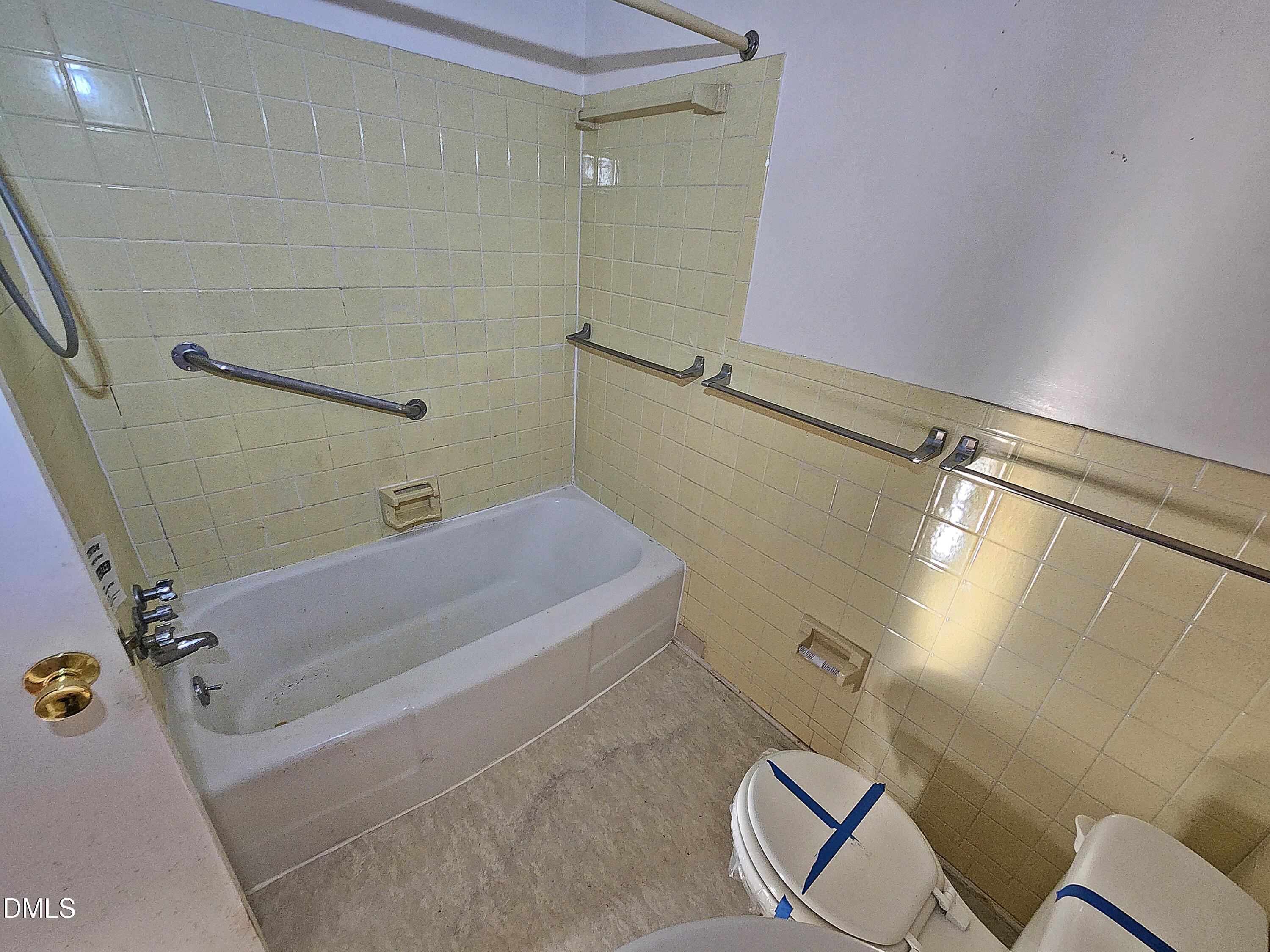 239 Hamilton Road Chapel Hill, NC 27517 - Photo 14 of 30 20251109_150044