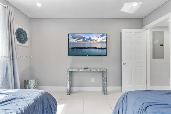 $6,000 | 4440 Northeast 17th Avenue, Oakland Park, FL 33334