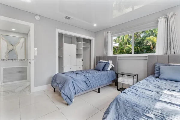 $6,000 | 4440 Northeast 17th Avenue, Oakland Park, FL 33334