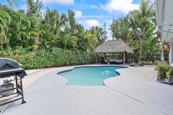 $6,000 | 4440 Northeast 17th Avenue, Oakland Park, FL 33334