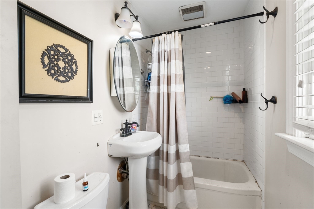 40 Victory Road Boston, MA 02122 - Photo 29 of 39