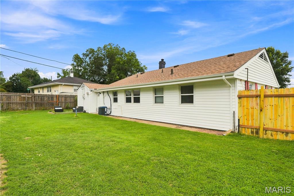 454 Sylvan Springs Road St. Louis, MO 63125 - Photo 3 of 23 Gallery Image 3