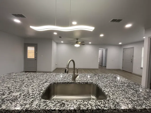 $1,525 | 5610 Kemper Street, Lubbock, TX 79416