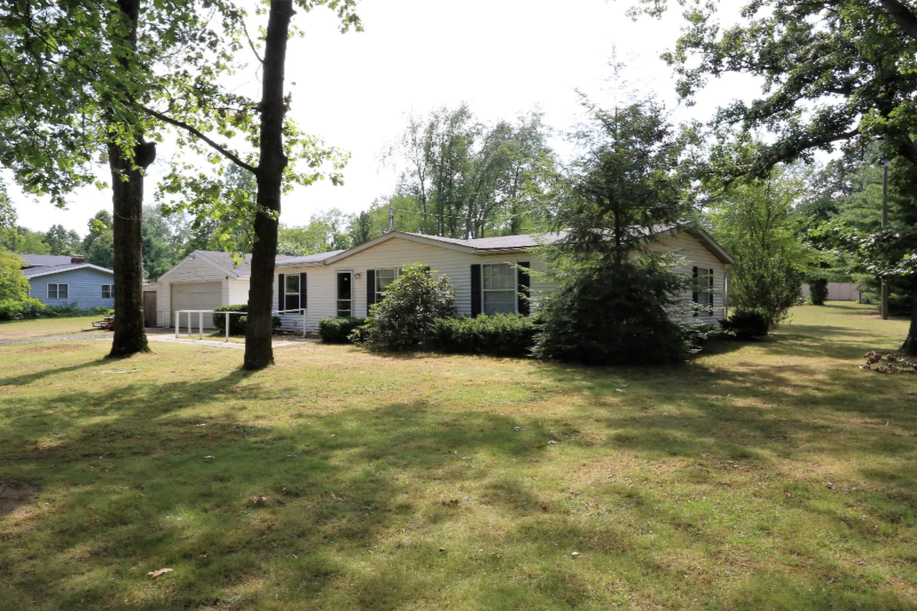 54686 Wilbur Road Three Rivers, MI 49093 - Photo 1 of 43 IMG_0033