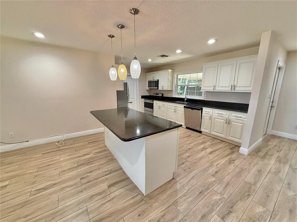 2810 Flowertree Road Belle Isle, FL 32812 - Photo 4 of 32