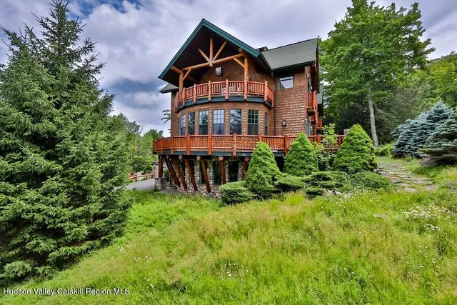 $3,895,000 | 6 White Way, Windham, NY 12496