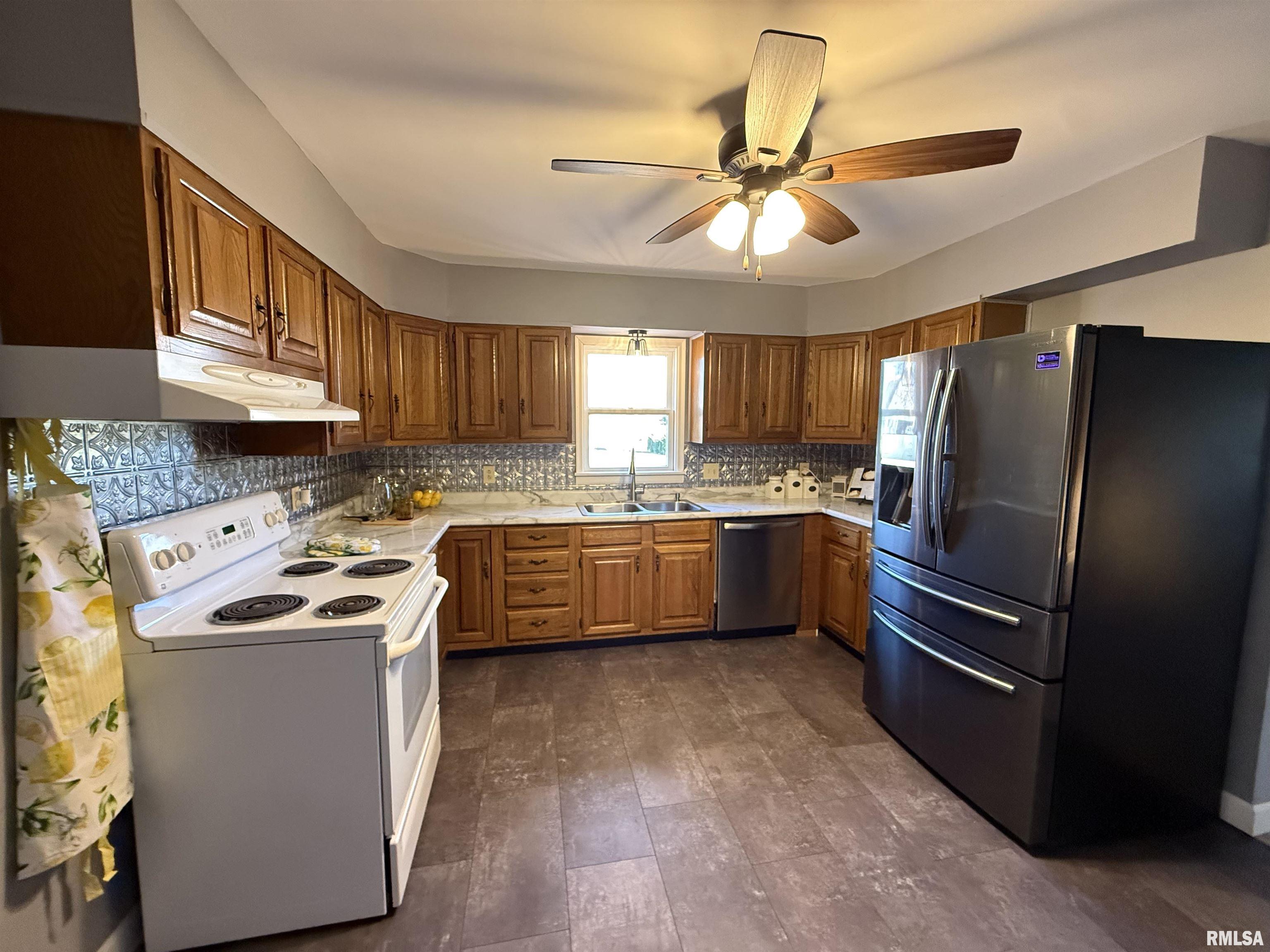 206 Pine Street Ursa, IL 62376 - Photo 6 of 18