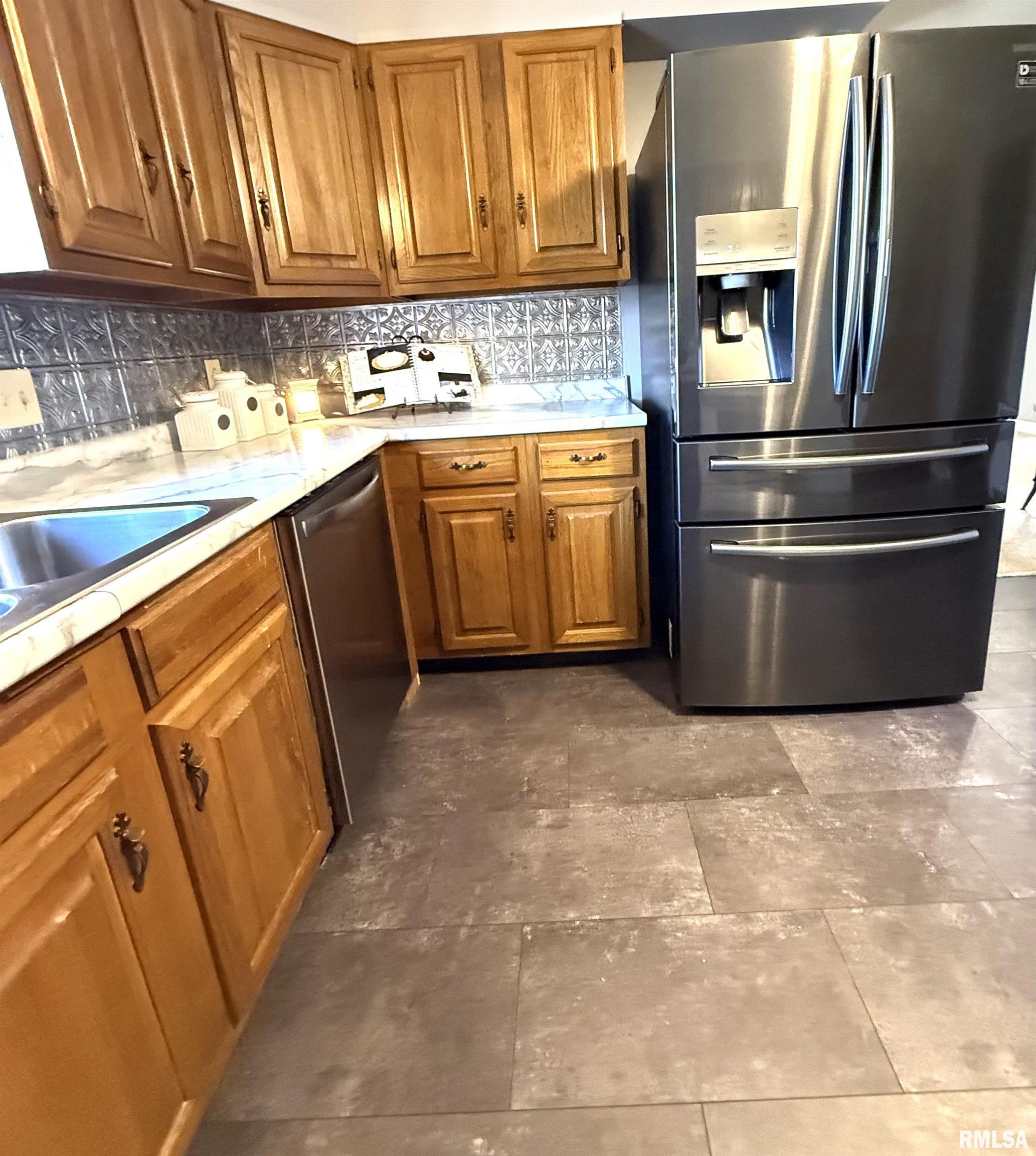 206 Pine Street Ursa, IL 62376 - Photo 8 of 18