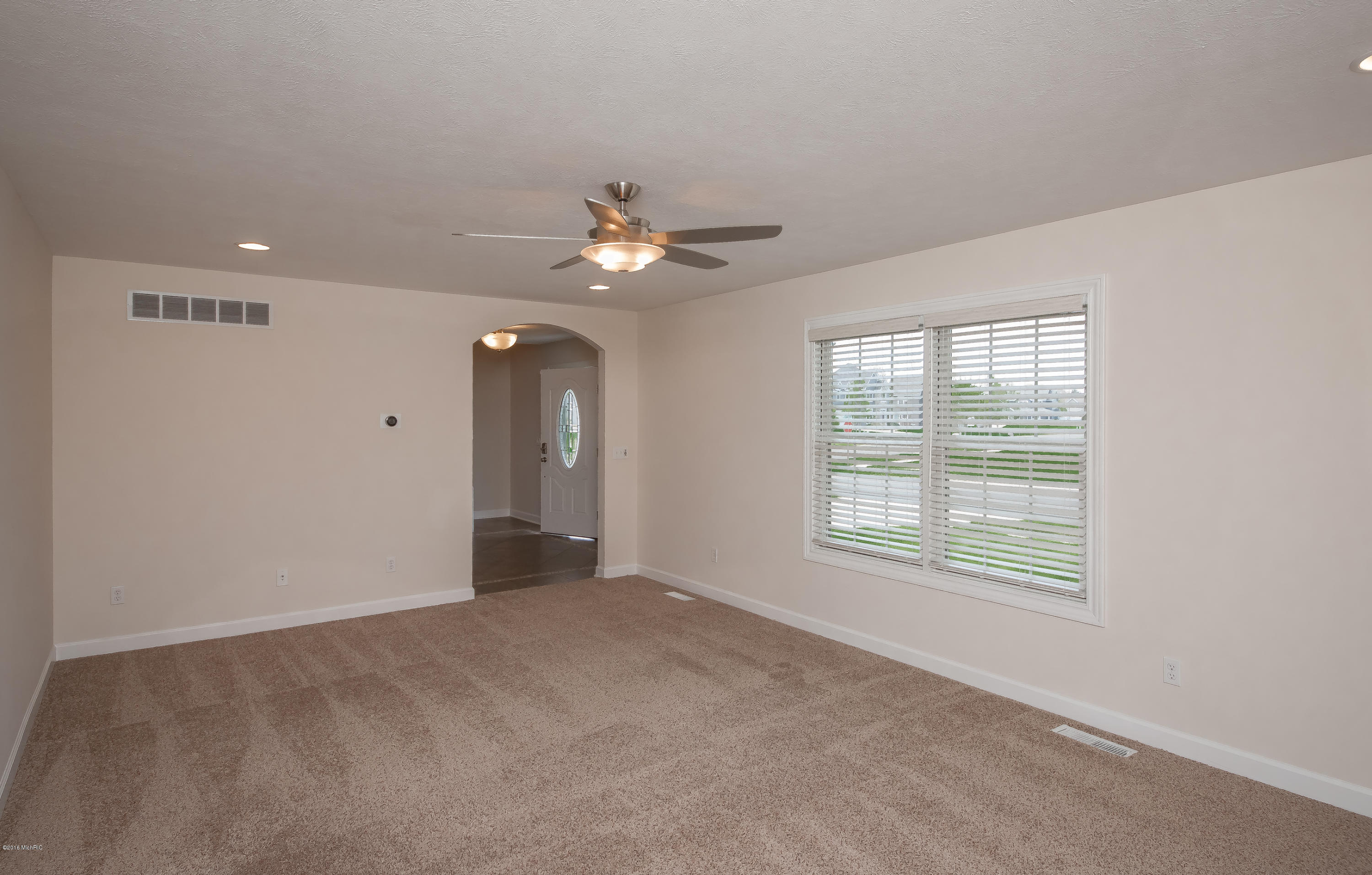 6153 Fullerton Road Stevensville, MI 49127 - Photo 5 of 29 DSC09293