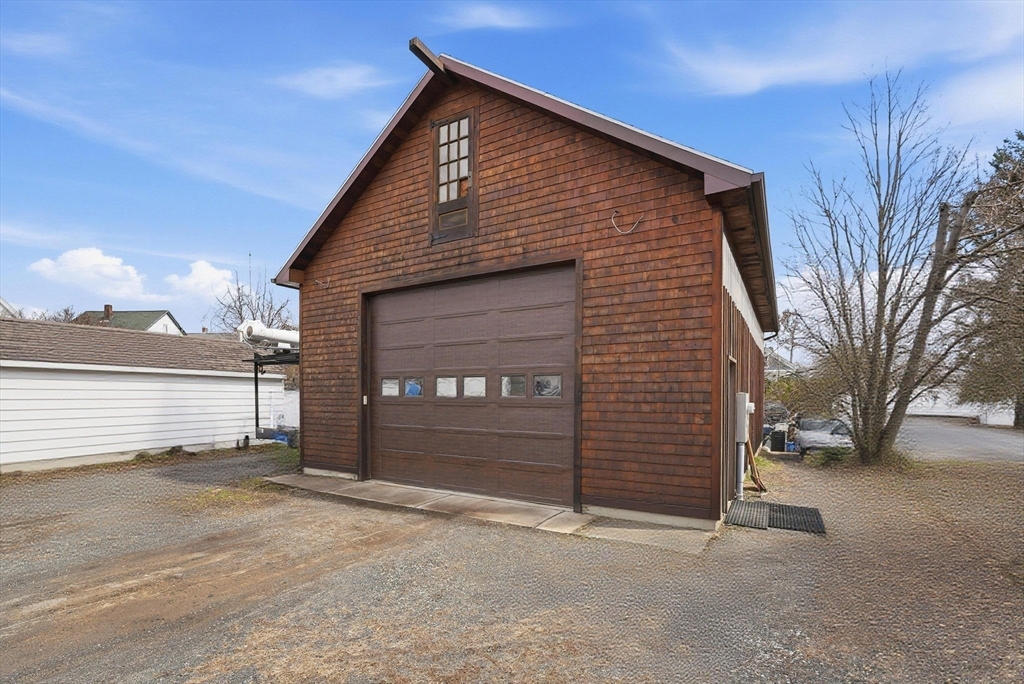 1016 Chestnut Street Palmer, MA 01069 - Photo 4 of 17