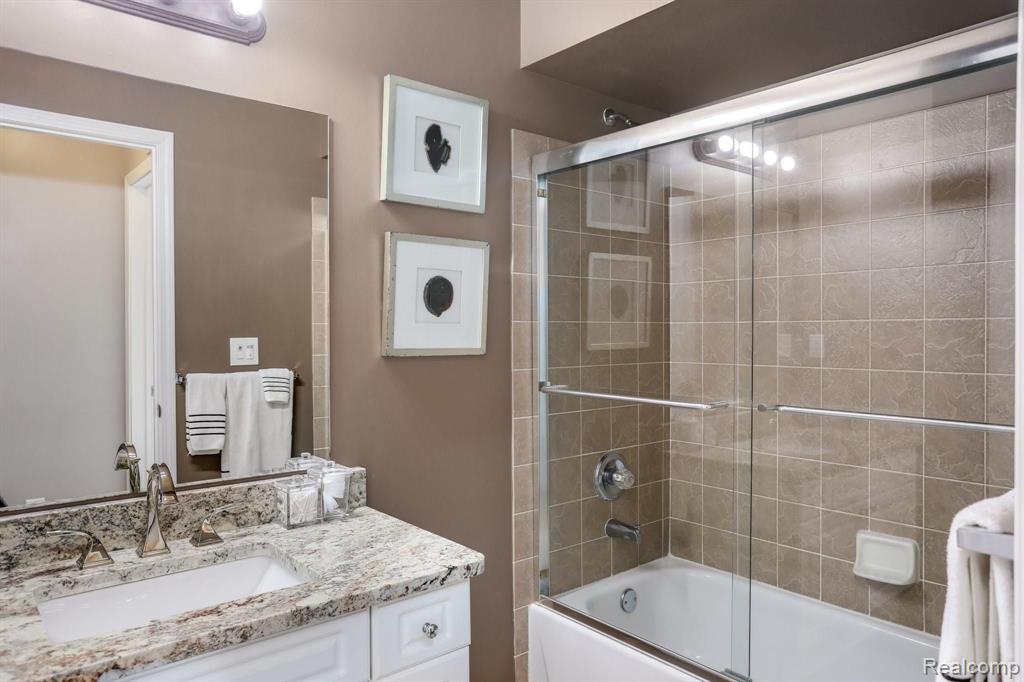 3601 Oakmonte Boulevard Rochester, MI 48306 - Photo 14 of 29