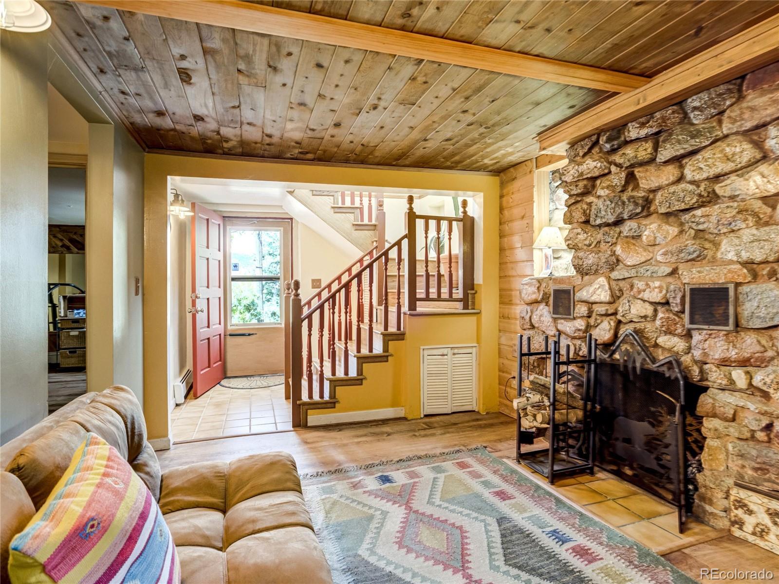 902 High Road Manitou Springs, CO 80829 - Photo 14 of 32