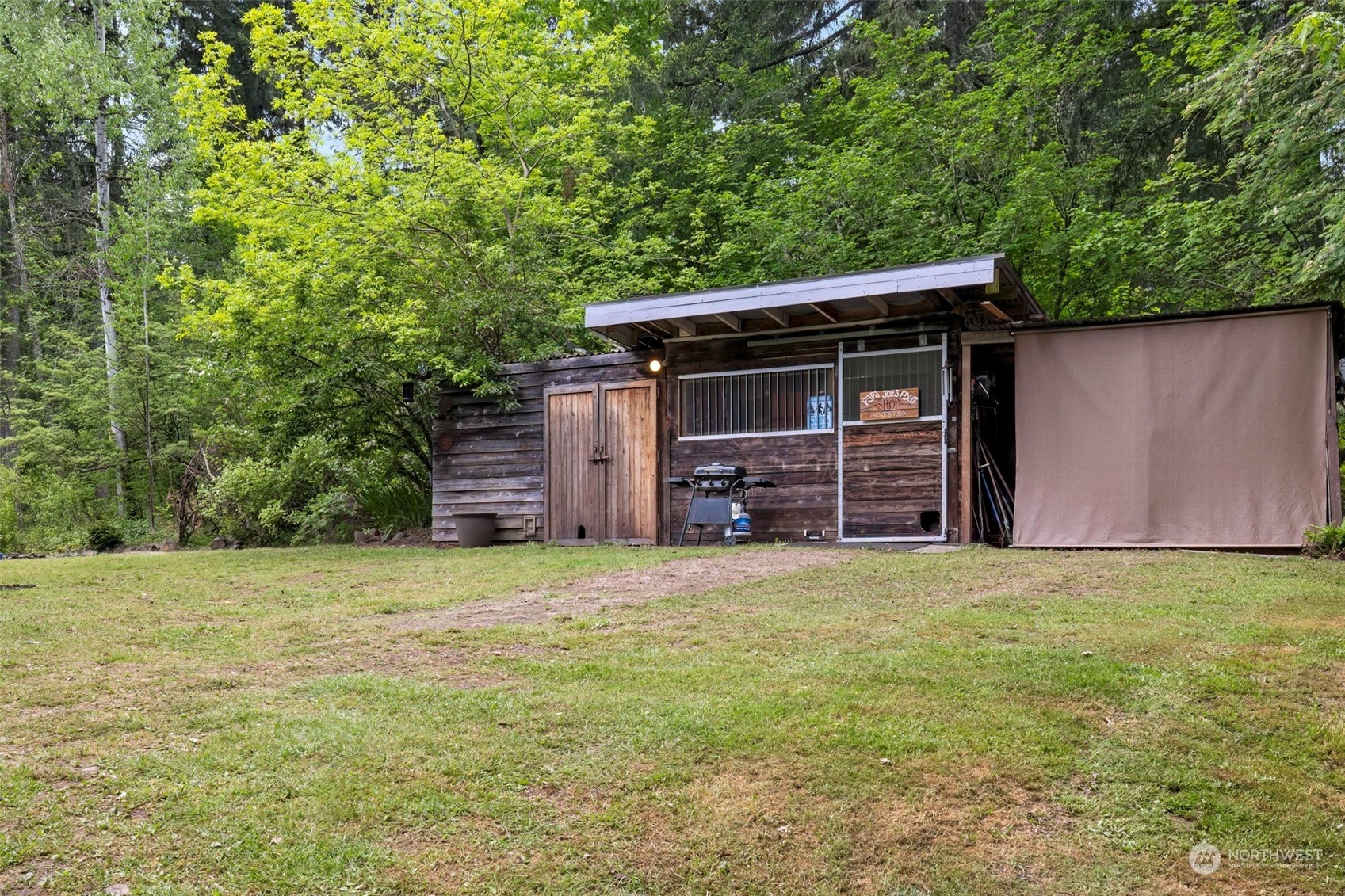 19721 Mountain View Road Northeast Duvall, WA 98019 - Photo 25 of 35 Gallery Image 25