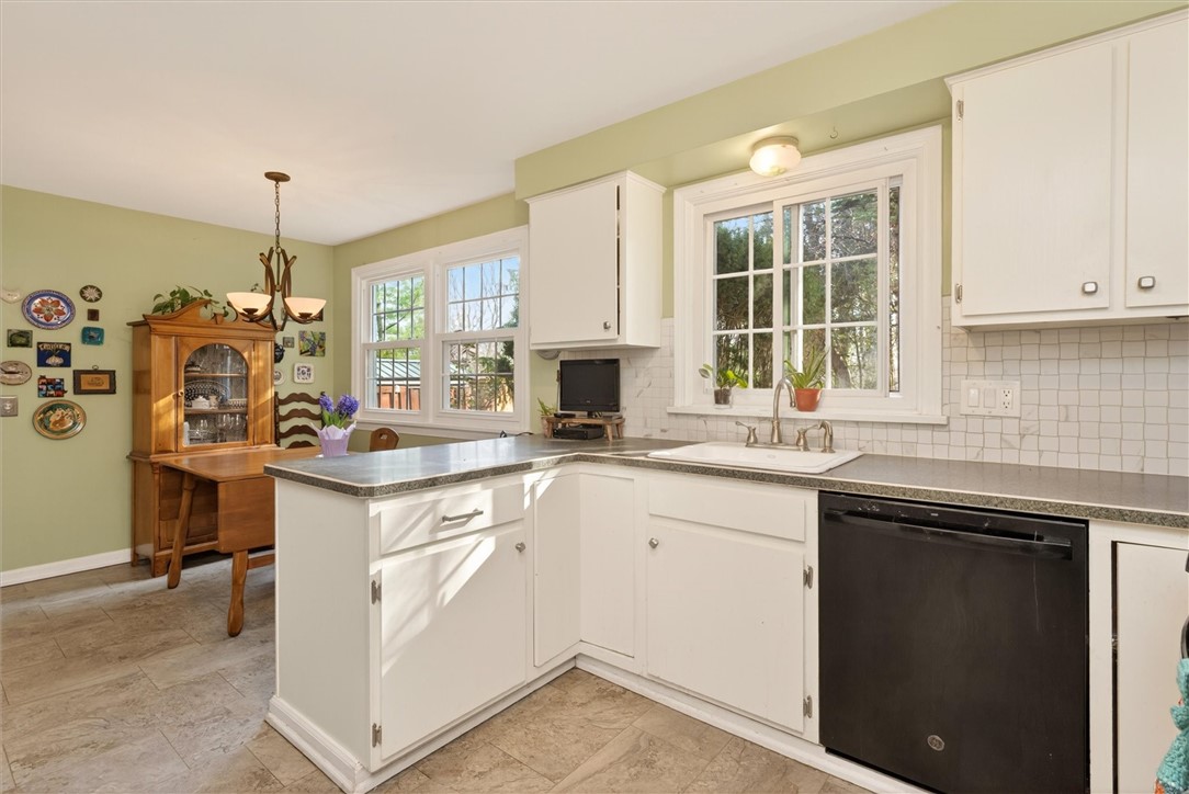 8 Mountain Rise Perinton, NY 14450 - Photo 18 of 50