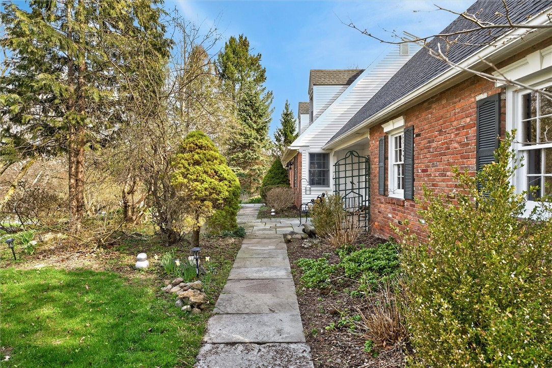 8 Mountain Rise Perinton, NY 14450 - Photo 4 of 50