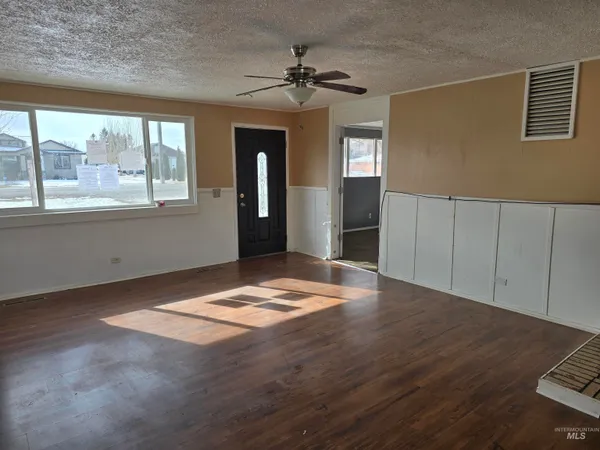 $320,000 | 14 East 100 South, Rupert, ID 83350