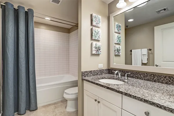 $3,600 | 801 East Beach Drive, Unit TW0600, Galveston, TX 77550