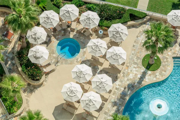 $3,600 | 801 East Beach Drive, Unit TW0600, Galveston, TX 77550