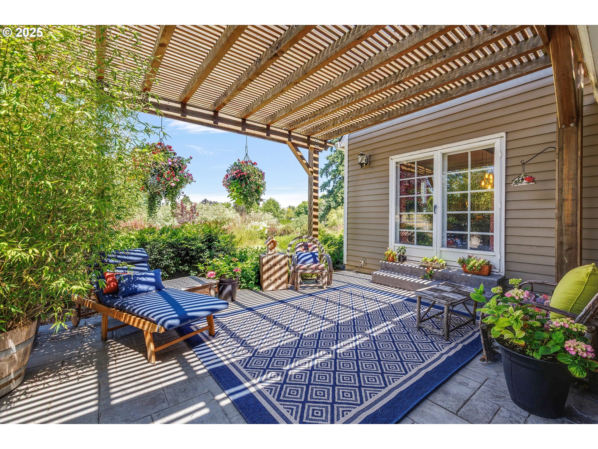 11800 South Carus Road Canby, OR 97013 - Photo 25 of 45 a outdoor space with furniture