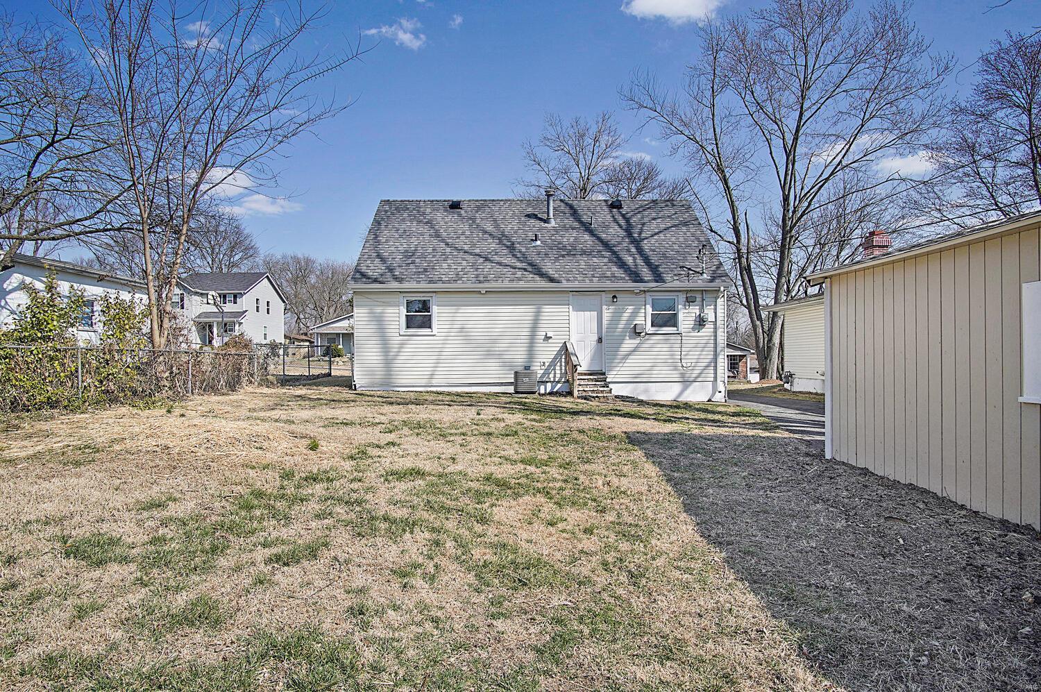461 Rosedale Terrace Ballwin, MO 63021 - Photo 15 of 16 Gallery Image 15